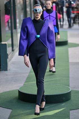 PFW Pierre Cardin Runway A model walks the runway during Pierre Cardin show during Paris Fashion Week in Paris, France on October 7, 2025. Photo by Julien Reynaud APS-Medias ABACAPRESS.COM Paris France  Copyright: xReynaudxJulien APS-Medias ABACAx