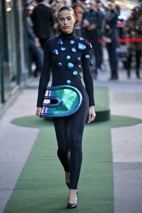 PFW Pierre Cardin Runway A model walks the runway during Pierre Cardin show during Paris Fashion Week in Paris, France on October 7, 2025. Photo by Julien Reynaud APS-Medias ABACAPRESS.COM Paris France  Copyright: xReynaudxJulien APS-Medias ABACAx