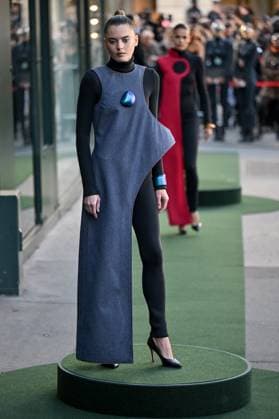 PFW Pierre Cardin Runway A model walks the runway during Pierre Cardin show during Paris Fashion Week in Paris, France on October 7, 2025. Photo by Julien Reynaud APS-Medias ABACAPRESS.COM Paris France  Copyright: xReynaudxJulien APS-Medias ABACAx