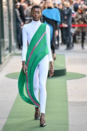 PFW Pierre Cardin Runway A model walks the runway during Pierre Cardin show during Paris Fashion Week in Paris, France on October 7, 2025. Photo by Julien Reynaud APS-Medias ABACAPRESS.COM Paris France  Copyright: xReynaudxJulien APS-Medias ABACAx