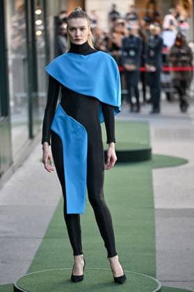 PFW Pierre Cardin Runway A model walks the runway during Pierre Cardin show during Paris Fashion Week in Paris, France on October 7, 2025. Photo by Julien Reynaud APS-Medias ABACAPRESS.COM Paris France  Copyright: xReynaudxJulien APS-Medias ABACAx
