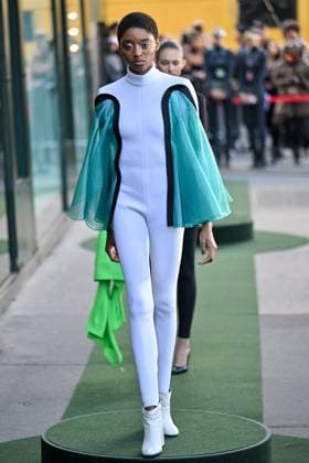 PFW Pierre Cardin Runway A model walks the runway during Pierre Cardin show during Paris Fashion Week in Paris, France on October 7, 2025. Photo by Julien Reynaud APS-Medias ABACAPRESS.COM Paris France  Copyright: xReynaudxJulien APS-Medias ABACAx