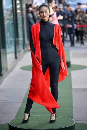 PFW Pierre Cardin Runway A model walks the runway during Pierre Cardin show during Paris Fashion Week in Paris, France on October 7, 2025. Photo by Julien Reynaud APS-Medias ABACAPRESS.COM Paris France  Copyright: xReynaudxJulien APS-Medias ABACAx