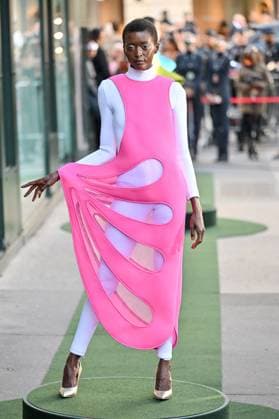 PFW Pierre Cardin Runway A model walks the runway during Pierre Cardin show during Paris Fashion Week in Paris, France on October 7, 2025. Photo by Julien Reynaud APS-Medias ABACAPRESS.COM Paris France  Copyright: xReynaudxJulien APS-Medias ABACAx