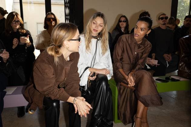 Tina Kunakey, Jessie Andrews, Pernille Teisbaek at AJE Ready to Wear Collection Spring Summer 2026 during Paris Fashion Week PFW , October 7, 2025 Jeremy MELLOUL Bestimage Celebrities at AJE Fashion Show Ready to Wear Collection Spring Summer 2026 during Paris Fashion Week on 7th, October, 2025 au défilé AJE Collection Prêt à Porter Printemps Été 2026 lors de la Fashion Week de Paris PFW , le 7 Octobre 2025 Jeremy MELLOUL Bestimage Celebrities at AJE Fashion Show Ready to Wear Collection Spring Summer 2026 during Paris Fashion Week on 7th, October, 2025  Copyright: xJeremyxMelloulx xBestimagexJeremyxMelloulx xBestimagex