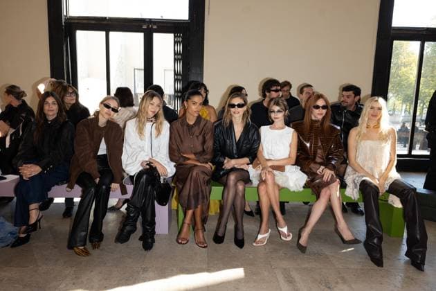 Lena Perminova, Giovanna Ewbank , Olivia Jade, Phoebe Tonkin, Tina Kunakey, Jessie Andrews, Pernille Teisbaek, Julia Restoin Roitfeldau défilé AJE Collection Prêt à Porter Printemps Été 2026 lors de la Fashion Week de Paris PFW , le 7 Octobre 2025 Jeremy MELLOUL Bestimage Celebrities at AJE Fashion Show Ready to Wear Collection Spring Summer 2026 during Paris Fashion Week on 7th, October, 2025 Copyright: xJeremyxMelloulx xBestimagexJeremyxMelloulx xBestimagex