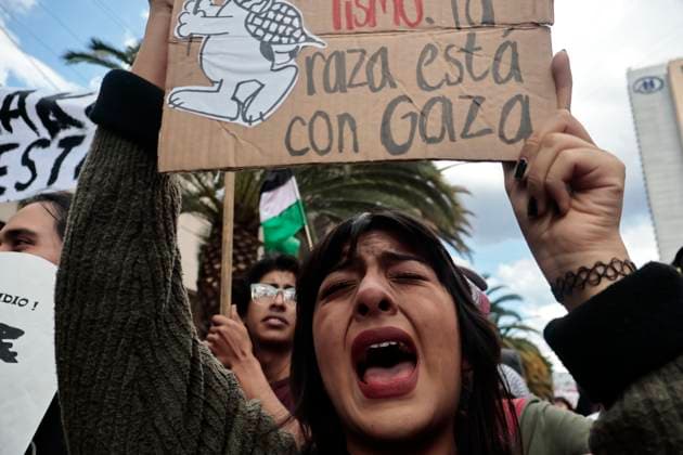 October 7, 2025, Mexico, Cdmx, Mexico: Protesters and pro-Palestinian groups march from the Juarez Chamber to the American Embassy in Mexico City, continuing to exert pressure by demanding a ceasefire in the Gaza Strip and that the Mexican government sever relations with the State of Israel. Today marks two years since the genocide caused by the continuous attacks on the Palestinian State, which has been recognized by several countries in the United Nations (UN). Despite this, the government of Benjamin Netanyahu continues with the intention of occupying the country, ignoring international pressure. All this continues to occur while the Israeli government released the Mexican representatives who accompanied the SUMUD Global Flotilla to deli - ZUMAp204 20251007_zip_p204_012 Copyright: xJosuexPerezx