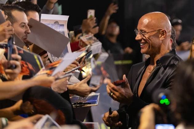 October 7, 2025, Mexico City, Mexico: DWAYNE JOHNSON, producer and lead actor, along with director BENNY SAFDIE , presented the film The Smashing Machine at a special fan event in Mexico City. Mexico City Mexico - ZUMAl178 20251007_znp_l178_033 Copyright: xCristianxLeyvax