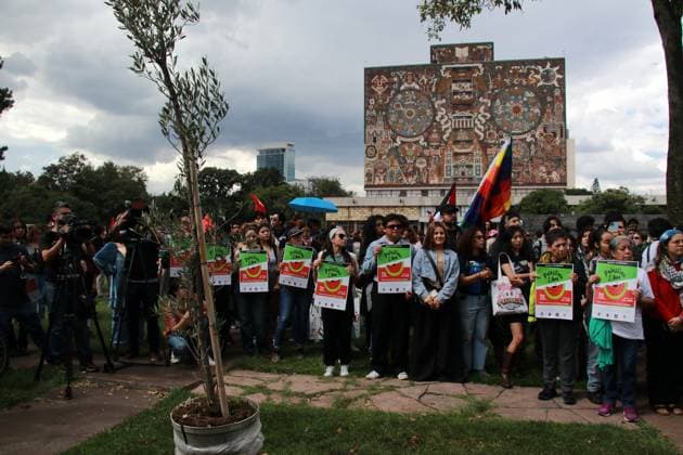 Free Palestine University Conference At The National Autonomous University Of Mexico (UNAM) In Mexico City Students from various faculties of the National Autonomous University of Mexico (UNAM), as well as academics and university unions, participate in a political event as part of the Free Palestine University Day at Ciudad Universitaria in Mexico City, Mexico, on October 7, 2025. On this day, two years after the start of the genocide in Gaza, attendees reaffirm their solidarity with the Palestinian people and the demand to break relations with the State of Israel. MÃ xico City Mexico  Copyright: xJosexLuisxToralesx originalFilename: torales-notitle251007_npnJL.jpg