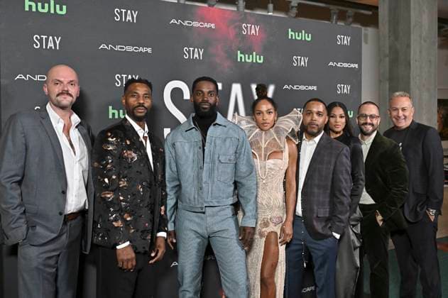 Zak Kristofek, Garett Thompson, Mo McRae, Megalyn Echikunwoke, Jas Summers, Lex Scott Davis, Jason Tamasco and Jared Hoffman at the premiere of the Hulu movie Stay at the Ted Mann Theater Los Angeles, 07 10 2025 Foto:xD.xStarbuckx xFuturexImagex stay_5034