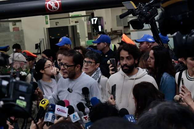 October 8, 2025, Mexico, Cdmx, Mexico: This Wednesday, SOL GONZALEZ EGUIA, ERNESTO LEDESMA ARRONTE, ARLIN MEDRANO GUZMAN, CARLOS PEREZ OSORIO, DIEGO VAZQUEZ GALINDO, and LAURA ALEJANDRA VELEZ RUIZ GAITAN arrived repatriated after being intercepted and detained by the State of Israel while attempting to deliver aid to the Palestinian people on the SUMUD Global Flotilla. The Mexican government, through the Ministry of Foreign Affairs (SRE), was responsible for the accompaniment and repatriation of these activists for their arrival at Mexico City International Airport Mexico Mexico - ZUMAp204 20251008_zip_p204_014 Copyright: xJosuexPerezx