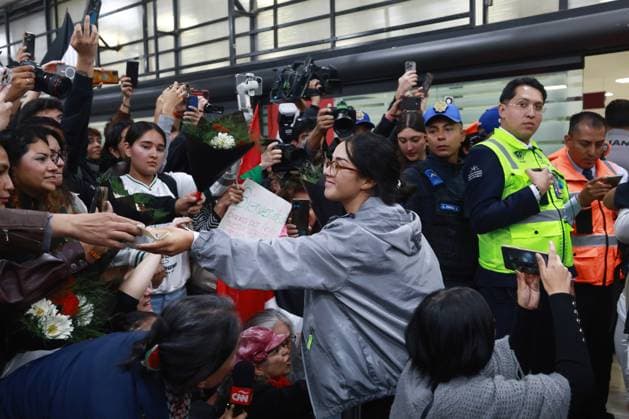 Mexican citizens from the Global Sumud Flotilla arrive in Mexico MEXICO CITY, MEXICO - OCTOBER 8: Mexican citizens from the Global Sumud Flotilla arrive at Mexico City International Airport, in Mexico City, Mexico on October 8, 2025. Six Mexican citizens who took part in the Global Sumud Flotilla, which was intercepted by Israeli forces, were welcomed by relatives, friends and activists. Daniel Cardenas Anadolu Mexico City Mexico. Editorial use only. Please get in touch for any other usage.  Copyright: x2025xAnadoluxDanielxCardenasx