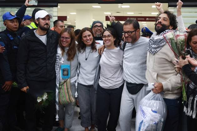 Mexican citizens from the Global Sumud Flotilla arrive in Mexico MEXICO CITY, MEXICO - OCTOBER 8: Mexican citizens from the Global Sumud Flotilla arrive at Mexico City International Airport, in Mexico City, Mexico on October 8, 2025. Six Mexican citizens who took part in the Global Sumud Flotilla, which was intercepted by Israeli forces, were welcomed by relatives, friends and activists. Daniel Cardenas Anadolu Mexico City Mexico. Editorial use only. Please get in touch for any other usage.  Copyright: x2025xAnadoluxDanielxCardenasx