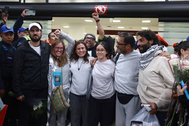 Mexican citizens from the Global Sumud Flotilla arrive in Mexico MEXICO CITY, MEXICO - OCTOBER 8: Mexican citizens from the Global Sumud Flotilla arrive at Mexico City International Airport, in Mexico City, Mexico on October 8, 2025. Six Mexican citizens who took part in the Global Sumud Flotilla, which was intercepted by Israeli forces, were welcomed by relatives, friends and activists. Daniel Cardenas Anadolu Mexico City Mexico. Editorial use only. Please get in touch for any other usage.  Copyright: x2025xAnadoluxDanielxCardenasx