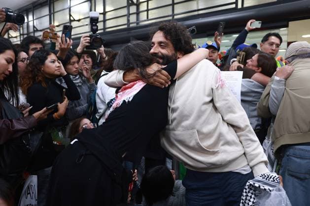 Mexican citizens from the Global Sumud Flotilla arrive in Mexico MEXICO CITY, MEXICO - OCTOBER 8: Mexican citizens from the Global Sumud Flotilla arrive at Mexico City International Airport, in Mexico City, Mexico on October 8, 2025. Six Mexican citizens who took part in the Global Sumud Flotilla, which was intercepted by Israeli forces, were welcomed by relatives, friends and activists. Daniel Cardenas Anadolu Mexico City Mexico. Editorial use only. Please get in touch for any other usage.  Copyright: x2025xAnadoluxDanielxCardenasx
