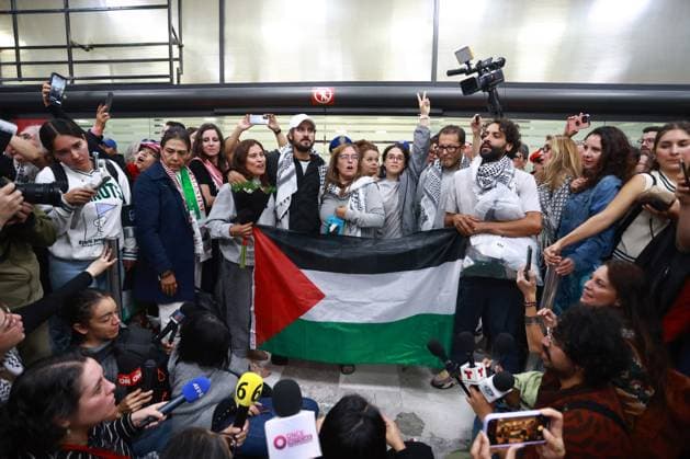 Mexican citizens from the Global Sumud Flotilla arrive in Mexico MEXICO CITY, MEXICO - OCTOBER 8: Mexican citizens from the Global Sumud Flotilla arrive at Mexico City International Airport, in Mexico City, Mexico on October 8, 2025. Six Mexican citizens who took part in the Global Sumud Flotilla, which was intercepted by Israeli forces, were welcomed by relatives, friends and activists. Daniel Cardenas Anadolu Mexico City Mexico. Editorial use only. Please get in touch for any other usage.  Copyright: x2025xAnadoluxDanielxCardenasx