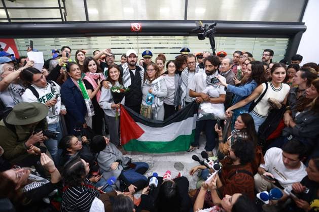 Mexican citizens from the Global Sumud Flotilla arrive in Mexico MEXICO CITY, MEXICO - OCTOBER 8: Mexican citizens from the Global Sumud Flotilla arrive at Mexico City International Airport, in Mexico City, Mexico on October 8, 2025. Six Mexican citizens who took part in the Global Sumud Flotilla, which was intercepted by Israeli forces, were welcomed by relatives, friends and activists. Daniel Cardenas Anadolu Mexico City Mexico. Editorial use only. Please get in touch for any other usage.  Copyright: x2025xAnadoluxDanielxCardenasx