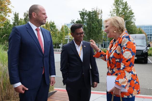 Minister of Defence and Foreign Trade Theo Francken, Google Vice President, Global Infrastructure and Capacity Bikash Koley and Princess Astrid of Belgium pictured during a visit to Google Cloud Space during an economic mission to the west coast of the United States, in the so-called Silicon Valley in Sunnyvale, on Wednesday 08 October 2025. The Belgian Economic mission to USA takes place from October 4th to 12th.  BENOITxDOPPAGNE 136353546