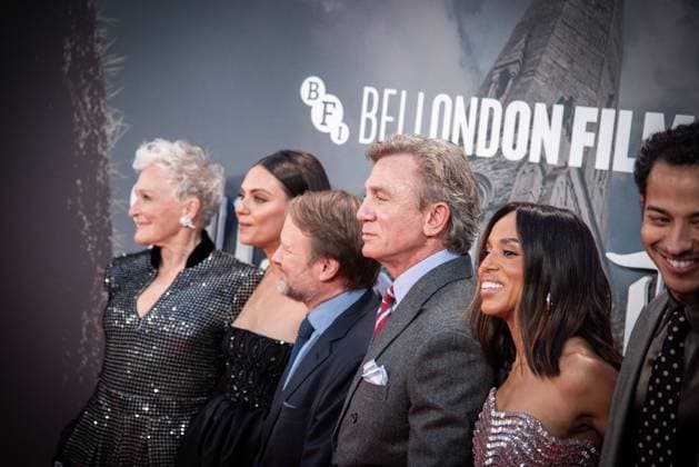 Wake Up Dead Man: A Knives Out Mystery Opening Gala - The 69th BFI London Film Festival at The Royal Festival Hall - 08 Oct 2025 (L to R) Glenn Close, Mila Kunis, Rian Johnson, Daniel Craig, Kerry Washington, and Daryl McCormack attend the Wake Up Dead Man: A Knives Out Mystery opening gala during the 69th BFI London Film Festival at The Royal Festival Hall. London United Kingdom Copyright: xLoredanaxSangiulianox xSOPAxImagesx LSangiuliano-4292