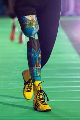 Runway For The Association Debout En Bouts At Roland-Garros Sophie Loubet walks the runway for the association Debout En Bouts. 30 amputees wearing prosthetics parade on the Philippe-Chatrier court at Roland-Garros stadium on October 08, 2025 in Paris, France. Photo by Nasser Berzane ABACAPRESS.COM Paris France  Copyright: xBerzanexNasser ABACAx