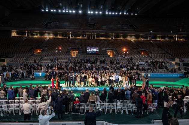 Runway For The Association Debout En Bouts At Roland-Garros The runway for the association Debout En Bouts. 30 amputees wearing prosthetics parade on the Philippe-Chatrier court at Roland-Garros stadium on October 08, 2025 in Paris, France. Photo by Nasser Berzane ABACAPRESS.COM Paris France  Copyright: xBerzanexNasser ABACAx