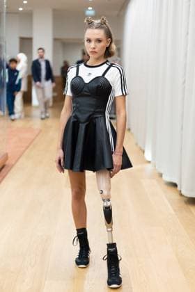 Runway For The Association Debout En Bouts At Roland-Garros Margaux Le Hartel attends the runway for the association Debout En Bouts. 30 amputees wearing prosthetics parade on the Philippe-Chatrier court at Roland-Garros stadium on October 08, 2025 in Paris, France. Photo by Nasser Berzane ABACAPRESS.COM Paris France  Copyright: xBerzanexNasser ABACAx