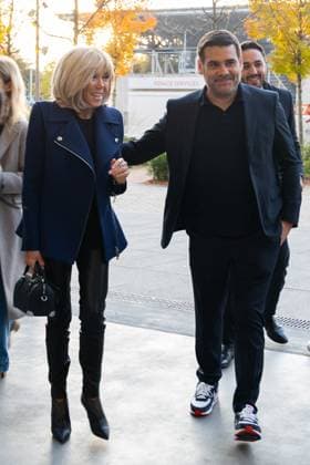 Runway For The Association Debout En Bouts At Roland-Garros Brigitte Macron and Matthieu Lartot journalist and sports commentator, founder of the Association the runway for the association Debout En Bouts. 30 amputees wearing prosthetics parade on the Philippe-Chatrier court at Roland-Garros stadium on October 08, 2025 in Paris, France. Photo by Nasser Berzane ABACAPRESS.COM Paris France  Copyright: xBerzanexNasser ABACAx