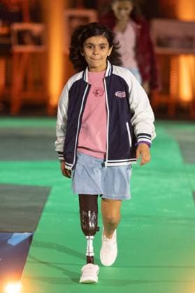 Runway For The Association Debout En Bouts At Roland-Garros Lyse Mazery walks the runway for the association Debout En Bouts. 30 amputees wearing prosthetics parade on the Philippe-Chatrier court at Roland-Garros stadium on October 08, 2025 in Paris, France. Photo by Nasser Berzane ABACAPRESS.COM Paris France  Copyright: xBerzanexNasser ABACAx