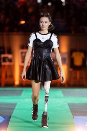 Runway For The Association Debout En Bouts At Roland-Garros Margaux Le Hartel walks the runway for the association Debout En Bouts. 30 amputees wearing prosthetics parade on the Philippe-Chatrier court at Roland-Garros stadium on October 08, 2025 in Paris, France. Photo by Nasser Berzane ABACAPRESS.COM Paris France  Copyright: xBerzanexNasser ABACAx