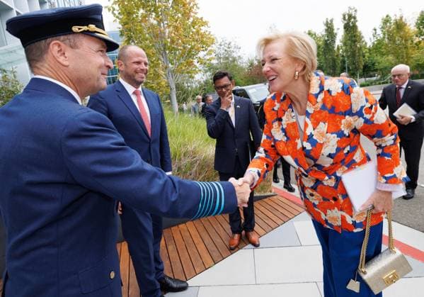 CHOD (Chief of Defence) Frederik Vansina, Minister of Defence and Foreign Trade Theo Francken, Google Vice President, Global Infrastructure and Capacity Bikash Koley and Princess Astrid of Belgium pictured during a visit to Google Cloud Space during an economic mission to the west coast of the United States, in the so-called Silicon Valley in Sunnyvale, on Wednesday 08 October 2025. The Belgian Economic mission to USA takes place from October 4th to 12th.  BENOITxDOPPAGNE 136381053