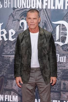 WAKE UP DEAD MAN: A KNIVES OUT STORY BFI LFF Josh Brolin attend the Opening Night of the BFI London Film Festival; the UK premiere of WAKE UP DEAD MAN: A KNIVES OUT STORY, taking place on Wednesday 8th of October at The Royal Festival Hall. London , UK, Credit:BFI LFF; WAKE UP DEAD MAN: A KNIVES OUT STORY Avalon UK, London  Copyright: xBFIxLFF;xWAKExUPxDEADxMAN:xAxKNIVESxOUTxSTORYx xAvalonx 1044253768