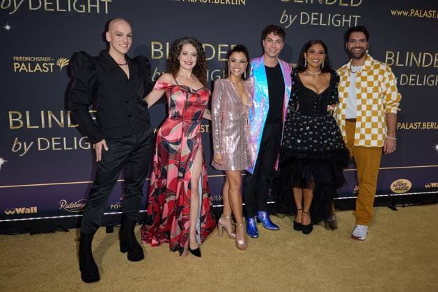 Markus Fetter, Flooer Krijnen, Myrthes Monteiro, Julian David,Denise Lucia Aquino and Marc Chardo all skin actors World premiere of the show BLINDED by DELIGHT at Friedrichstadt Palast Berlin on 08 10 2025 Premiere BLINDED by DELIGHT