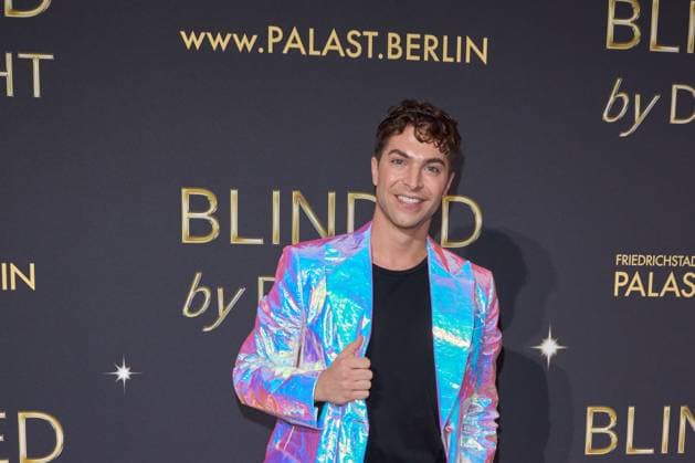 Julian David skin performer World premiere of the show BLINDED by DELIGHT at Friedrichstadt Palast Berlin on 08 10 2025 Premiere BLINDED by DELIGHT