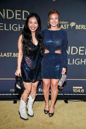 abb Andrea Guo and guest on the carpet at the world premiere of the new Grand Show Blinded by delight at Friedrichstadt Palast on 08 10 2025 in Berlin Berlin Germany