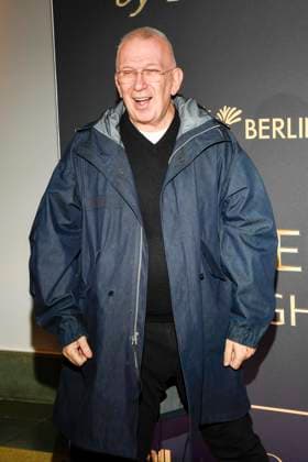 abb Jean Paul Gaultier on the carpet at the world premiere of the new Grand Show Blinded by delight at Friedrichstadt Palast on 08 10 2025 in Berlin Berlin Germany