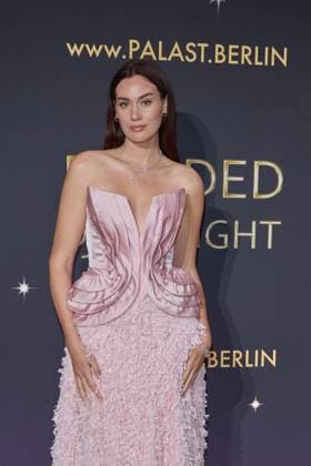 Gloria Sophie Burkandt World premiere of the show BLINDED by DELIGHT at Friedrichstadt Palast Berlin on 08 10 2025 Premiere BLINDED by DELIGHT