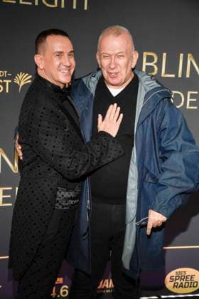abb Jeremy Scott and Jean Paul Gaultier on the carpet at the world premiere of the new Grand Show Blinded by delight at Friedrichstadt Palast on 08 10 2025 in Berlin Berlin Germany