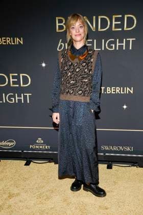abb Heike Makatsch on the carpet at the world premiere of the new Grand Show Blinded by delight at Friedrichstadt Palast on 08 10 2025 in Berlin Berlin Germany