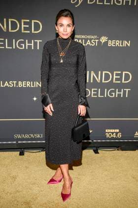 abb Nadine Warmuth on the carpet at the world premiere of the new Grand Show Blinded by delight at Friedrichstadt Palast on 08 10 2025 in Berlin Berlin Germany