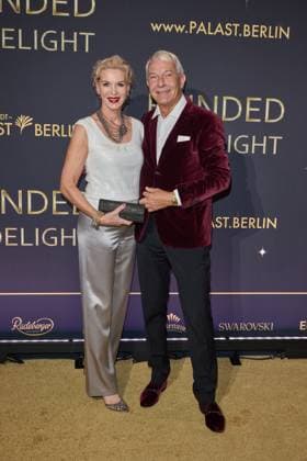 Grit Weiss and Prof Dr Jo Groebel World premiere of the show BLINDED by DELIGHT at Friedrichstadt Palast Berlin on 08 10 2025 Premiere BLINDED by DELIGHT