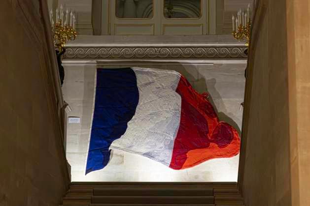 De nombreuses personnes viennent rendre hommage à Robert Badinter au conseil Constitutionnel, la veille de son entrée au Panthéon Paris, le 8 octobre 2025 Florian Savina Bestimage PARIS, FRANCE - OCTOBER 08, 2025 On the eve of his Panthéon induction, a vigil was organized at the Constitutional Council to honor Robert Badinter Many public figures and citizens came to pay their final respects to the former Minister of Justice, a key figure in the abolition of the death penalty in France October 08, 2025 in Paris, France Paris France  Copyright: xFlorianxSavinax xBestimagexFlorianxSavinax xBestimagex