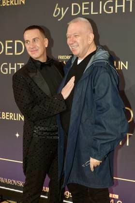 Jeremy Scott and Jean Paul Gaultier at the world premiere of the Blinded by Delight Grand Show 2025 at Friedrichstadt Palast Berlin, 08 10 2025 Foto:xM.xBehrensx xFuturexImagex blinded_5071