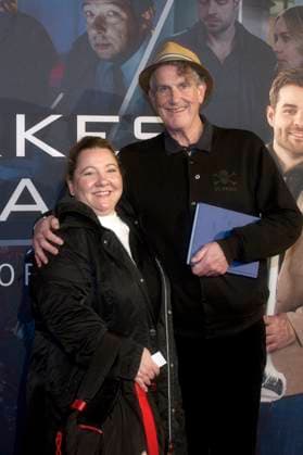 Kai Maertens with companion at the premiere of the ZDF crime series Ein starkes Team Für immer jung in the Astor Film Lounge Berlin, 08 10 2025 Foto:xC.xBehringx xFuturexImagex team_5036
