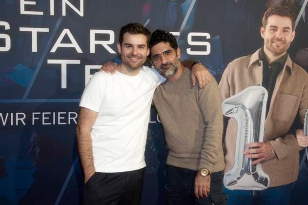Lucas Reiber and Reza Brojerdi at the premiere of the ZDF crime series Ein starkes Team Für immer jung in the Astor Film Lounge Berlin, 08 10 2025 Foto:xC.xBehringx xFuturexImagex team_5048