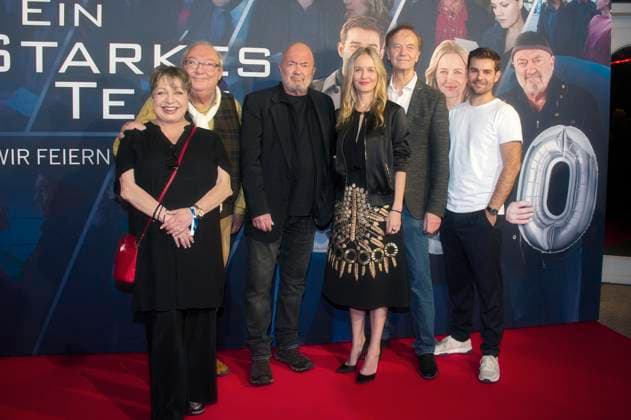 Manon Strache, Jaecki Schwarz, Florian Martens, Stefanie Stappenbeck, Arnfried Lerche and Lucas Reiber at the premiere of the ZDF crime series Ein starkes Team Für immer jung in the Astor Film Lounge Berlin, 08 10 2025 Foto:xC.xBehringx xFuturexImagex team_5053