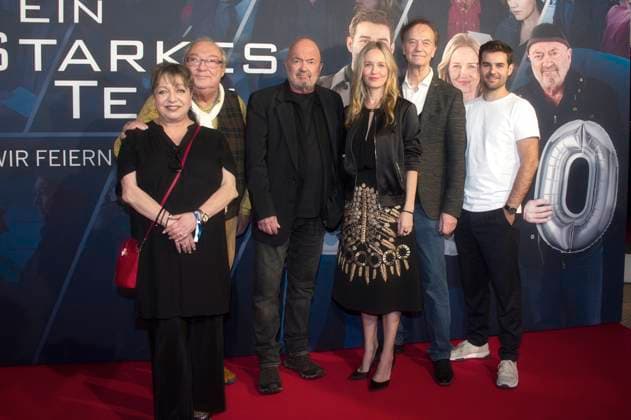 Manon Strache, Jaecki Schwarz, Florian Martens, Stefanie Stappenbeck, Arnfried Lerche and Lucas Reiber at the premiere of the ZDF crime series Ein starkes Team Für immer jung in the Astor Film Lounge Berlin, 08 10 2025 Foto:xC.xBehringx xFuturexImagex team_5054