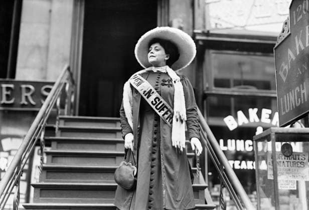 Suffrage Movement Actress and Suffragette Trixie Friganza descending steps, New York City, New York, USA, Bain News Service, October 1908 Copyright: xJTxVintagex