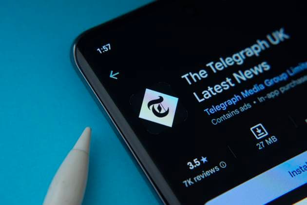 Dhaka, Bangladesch - 18. März 2025: Die Telegrafen-App aus dem Google Playstore wird auf dem Bildschirm eines Smartphones angezeigt. Dhaka, Bangladesh- 18 March 2025: The telegraph app from Google Playstore is displayed on a smartphone screen. (License=RM) Copyright: xZoonar.com MojahidxMottakinx 23998897