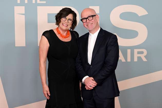 Neil Cross with guest at the premiere of the Sky series The Iris Affair at Mathäser Filmpalast Munich, 09 10 2025 Foto:xR.xHeinex xFuturexImagex iris_5048