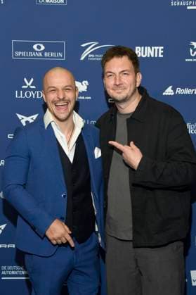 Johannes Kienast with guest at the presentation of the German Drama Award 2025 at the Hotel Pullman Berlin Schweizerhof Berlin, 09 10 2025 Foto:xF.xKernx xFuturexImagex schauspielrpreis_5022